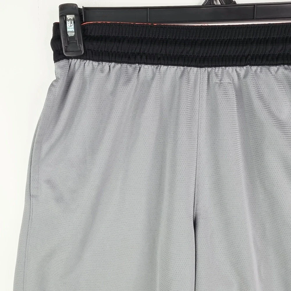 Nike small snag